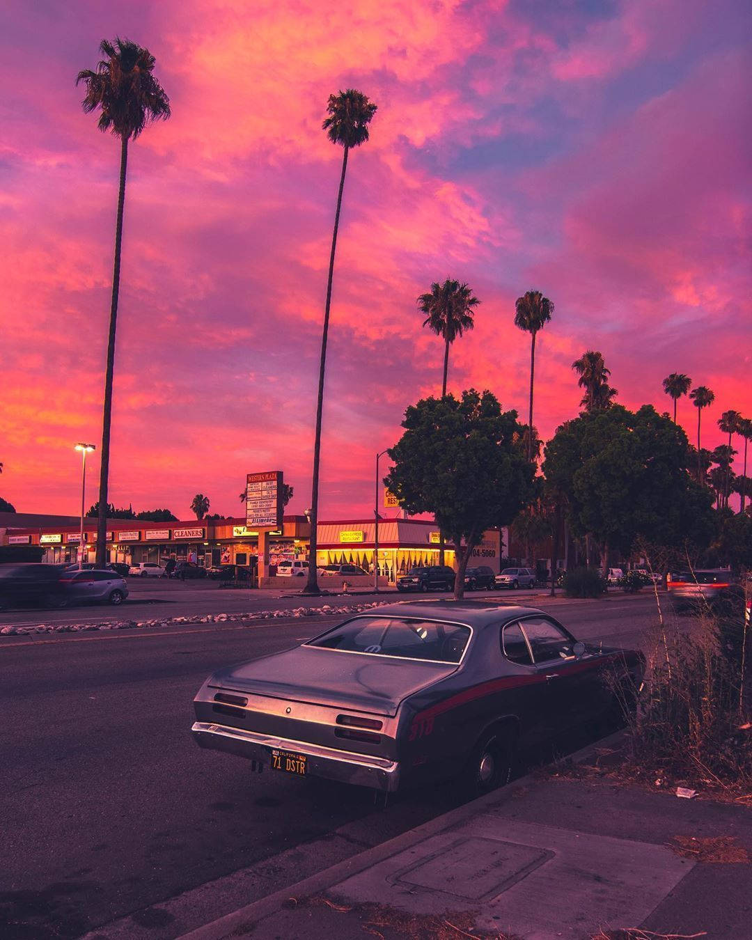 80’s Sunset Vibe Wallpaper