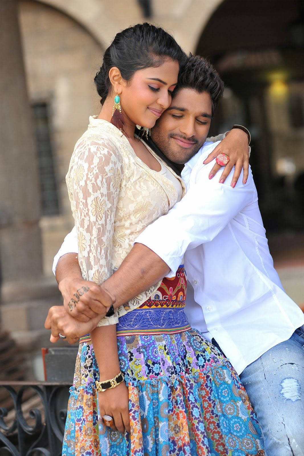 Allu Arjun Hugging Catherine Tresa Wallpaper