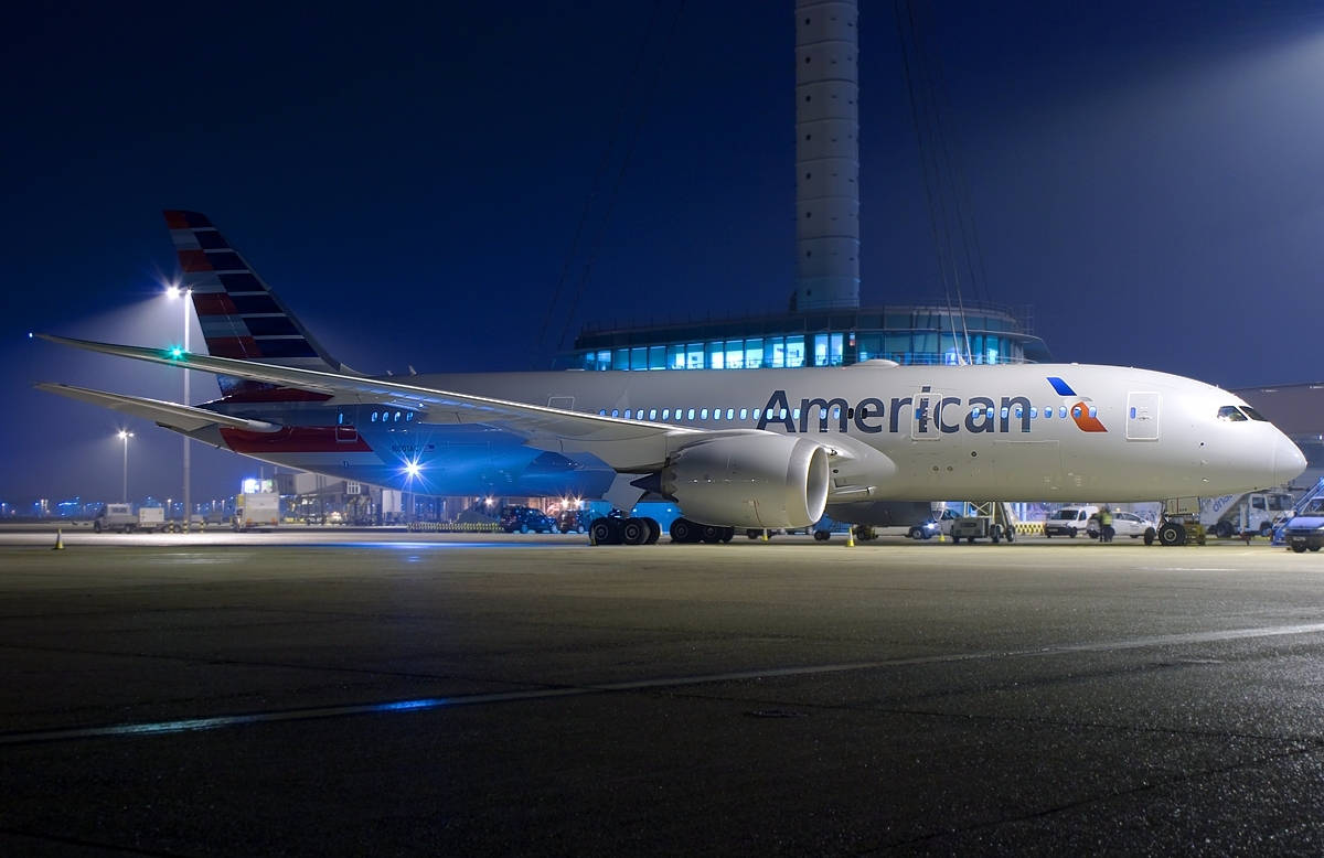 American Airlines Plane At Night Wallpaper