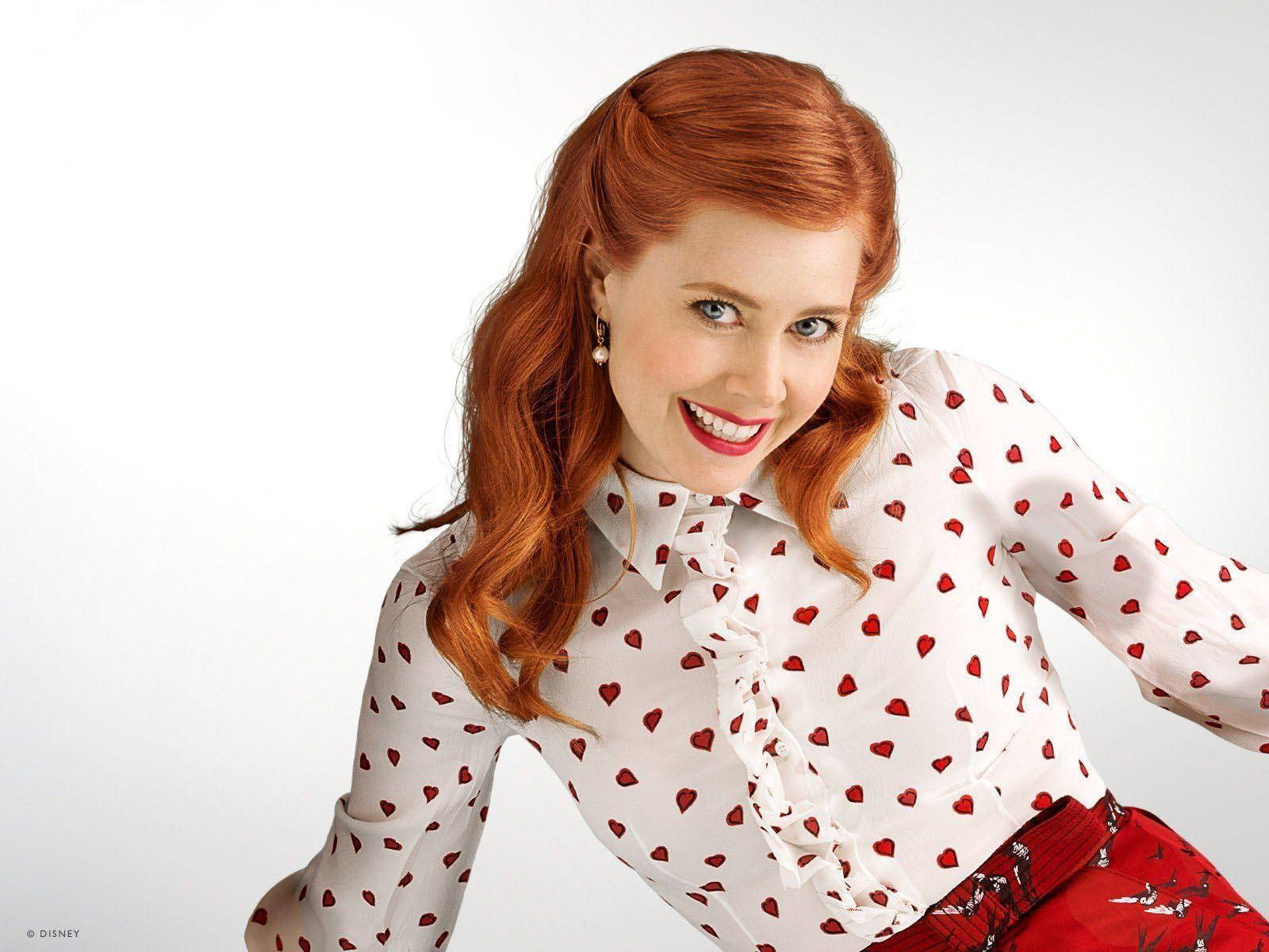 Amy Adams In Polka Dot Top Wallpaper