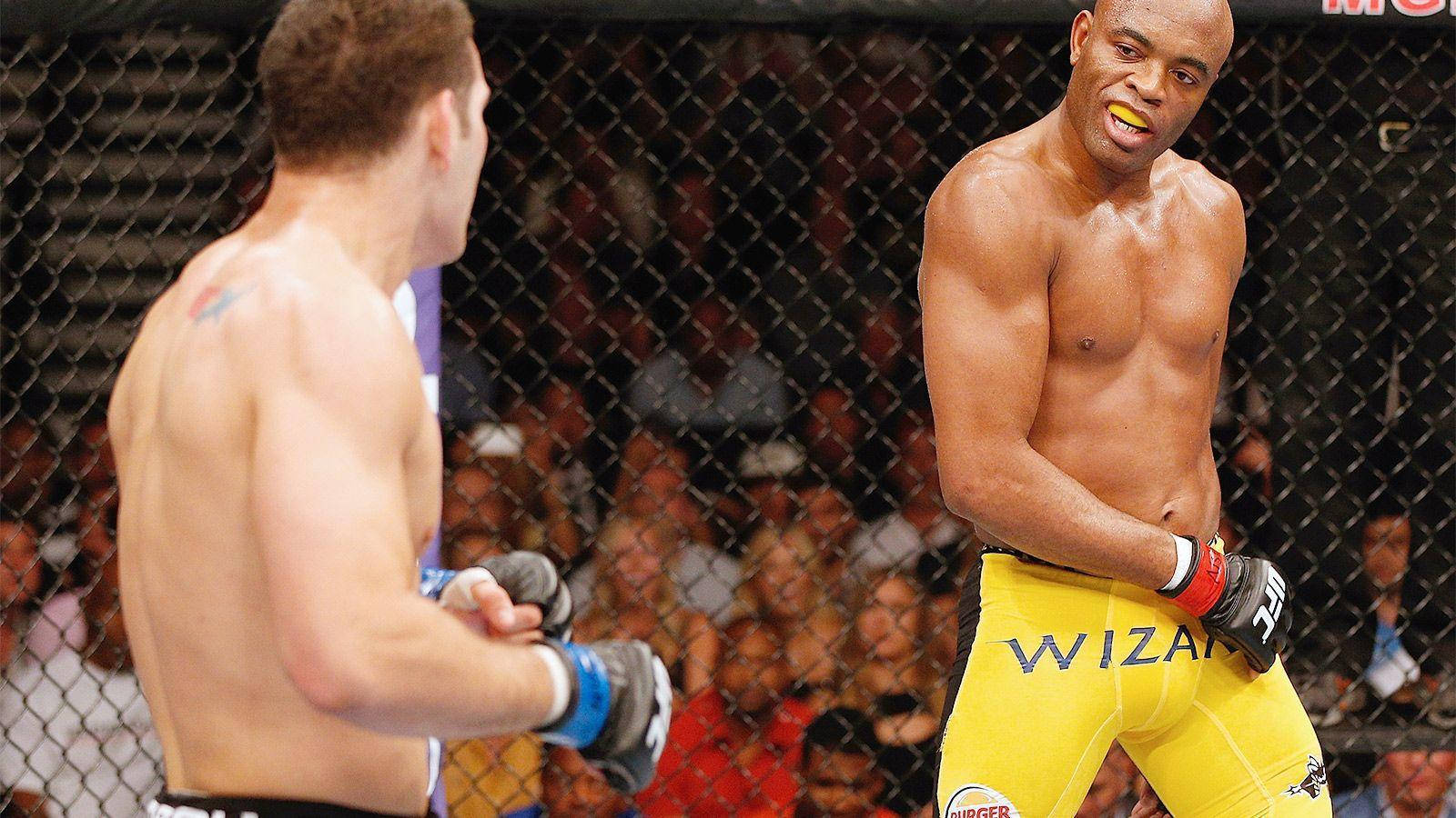 Anderson Silva Smirking Opponent Wallpaper