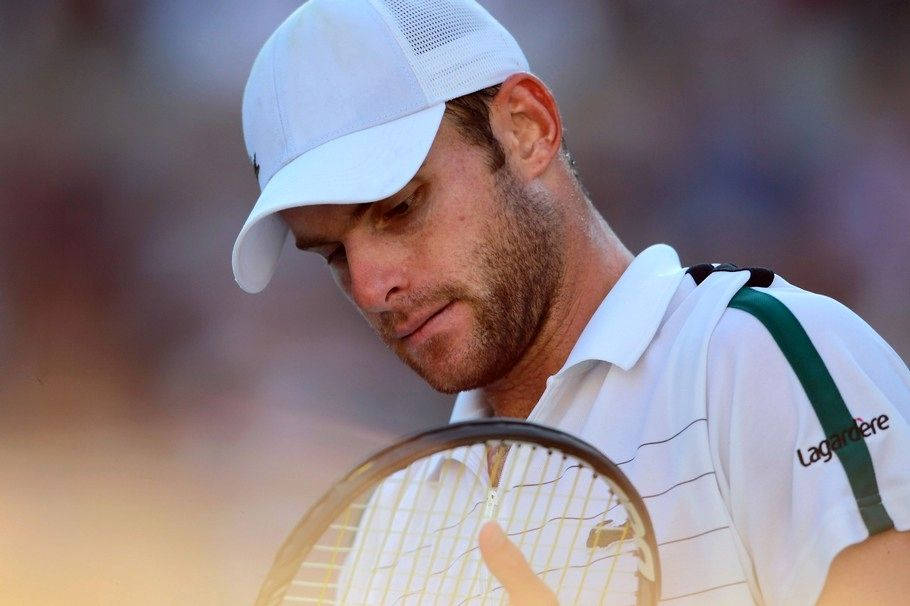 Andy Roddick Looking At Racket Wallpaper