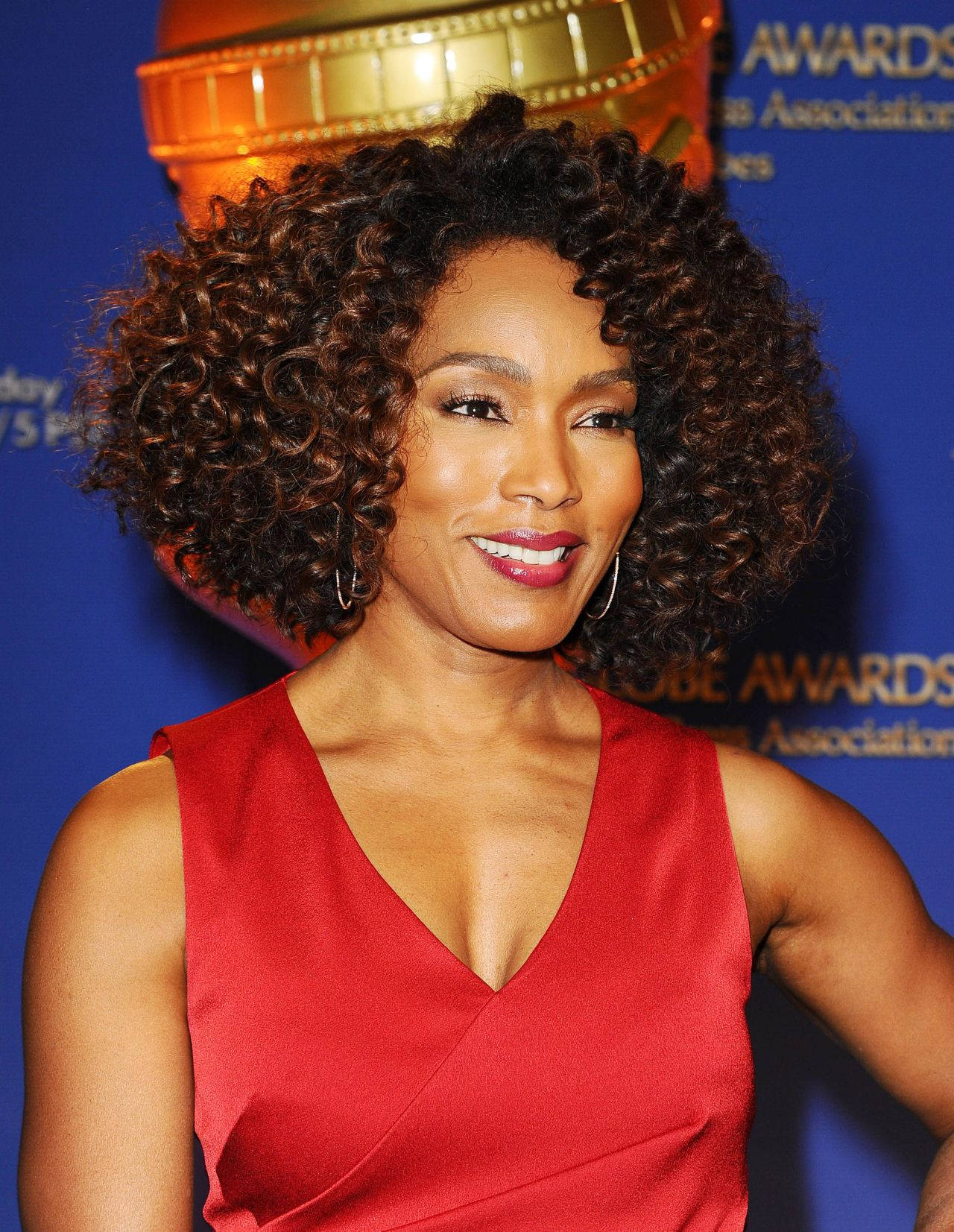 Angela Bassett Golden Globes Wallpaper