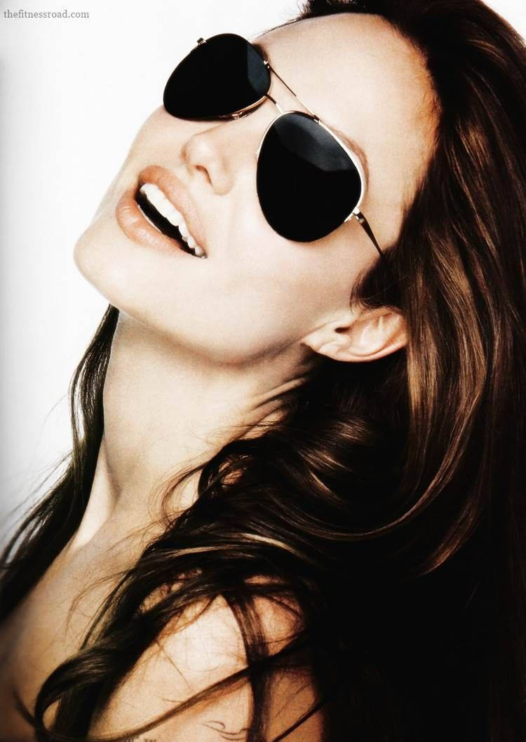 Angelina Jolie Rocks Aviator Glasses Wallpaper