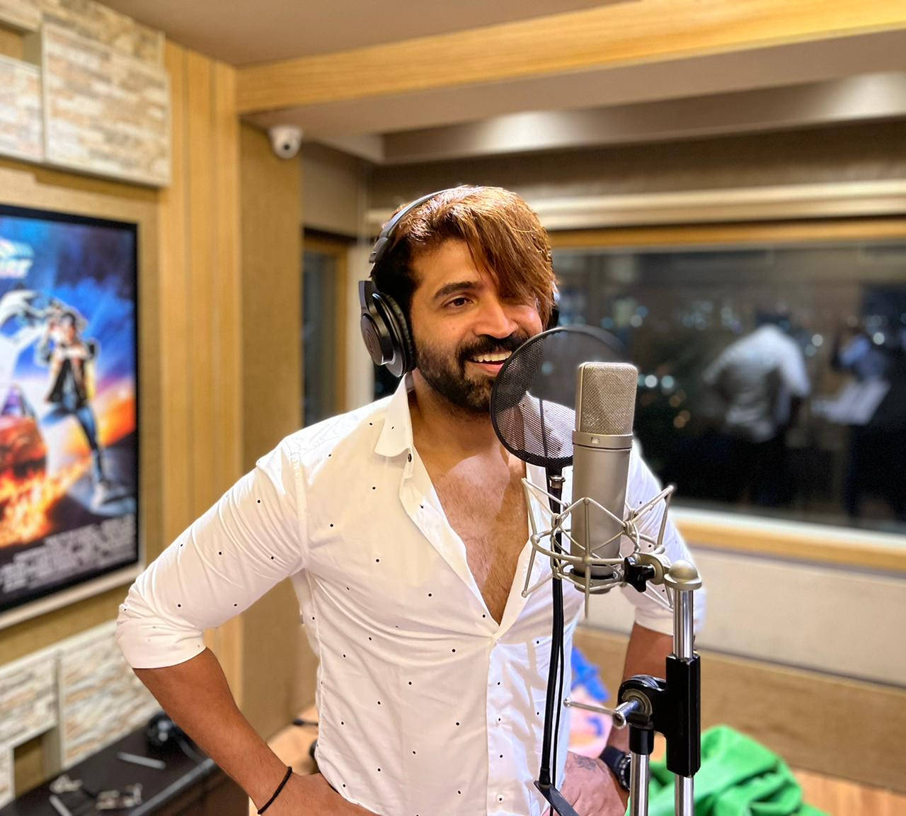 Arun Vijay In The Recording Studio Wallpaper