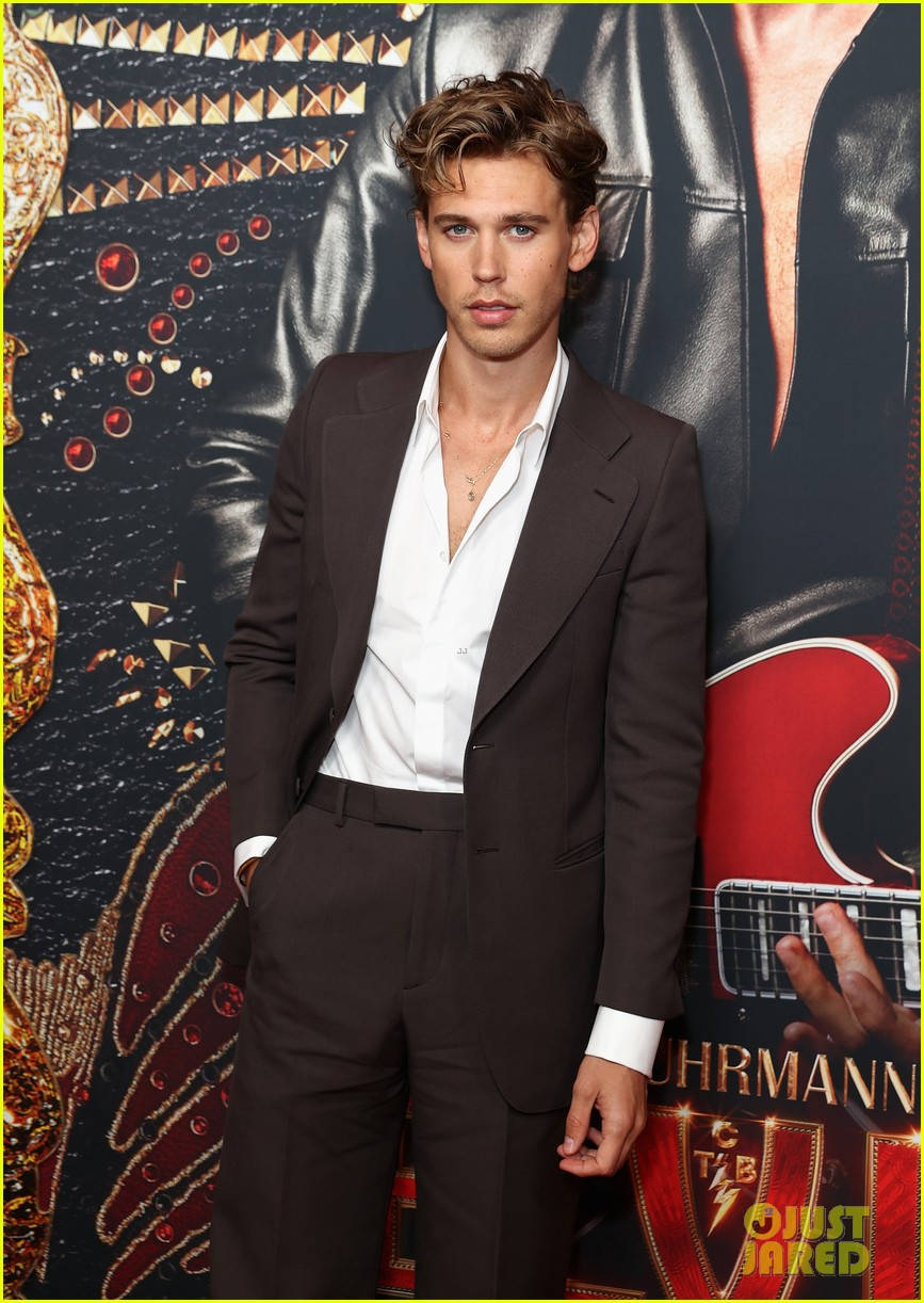 Austin Butler At Elvis Premiere Wallpaper