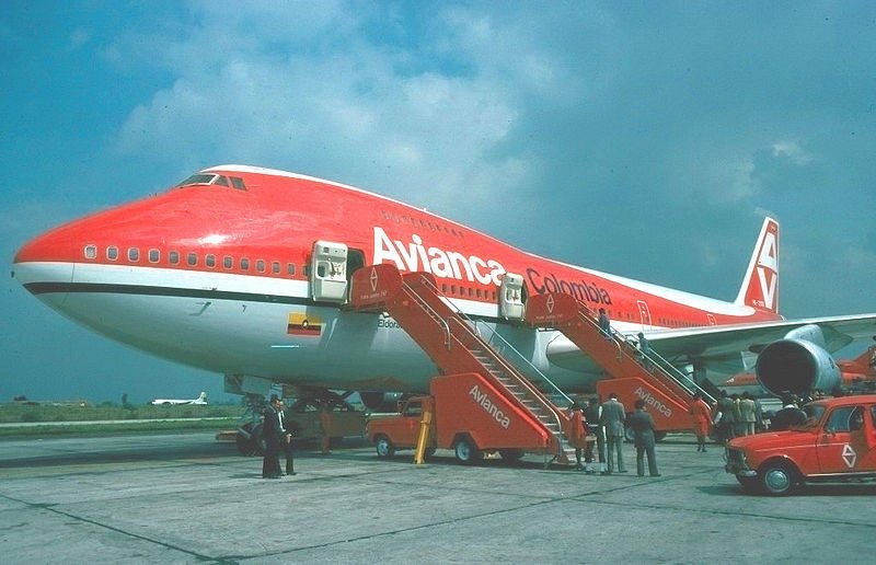 Avianca Airline Boeing 747-124 Airstairs Wallpaper