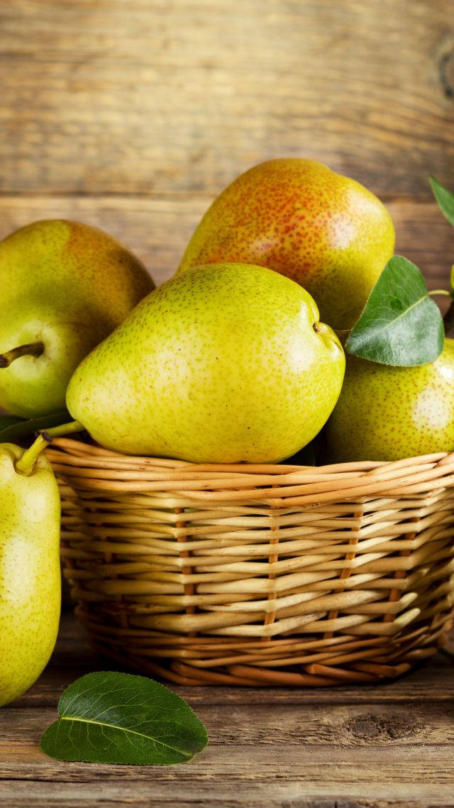 Basket Of Pear Fruits Wallpaper