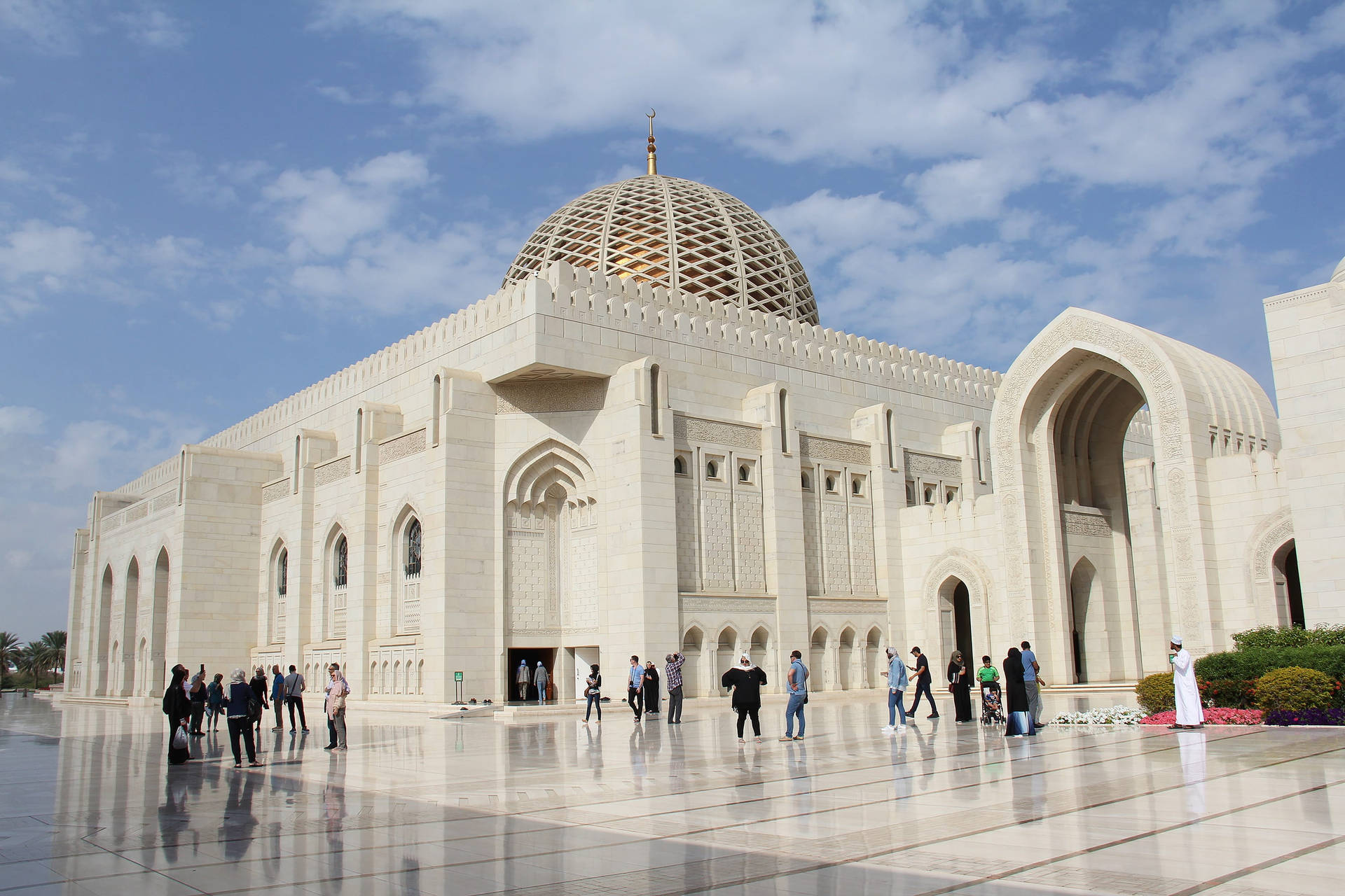 Beautiful Mosque Sultan Qaboos Dome Wallpaper