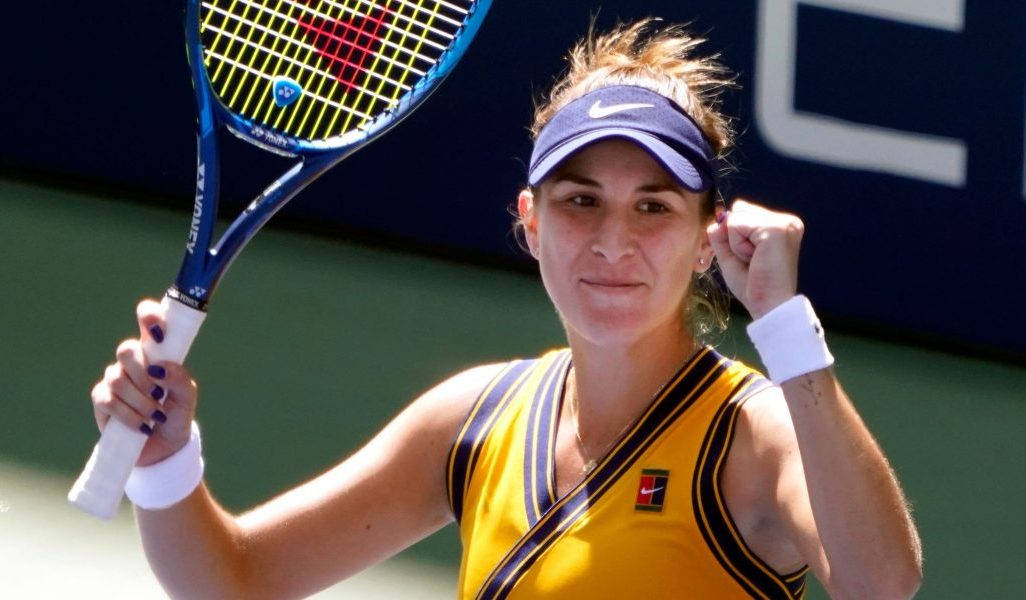 Belinda Bencic Smiling With Fist Pump Wallpaper