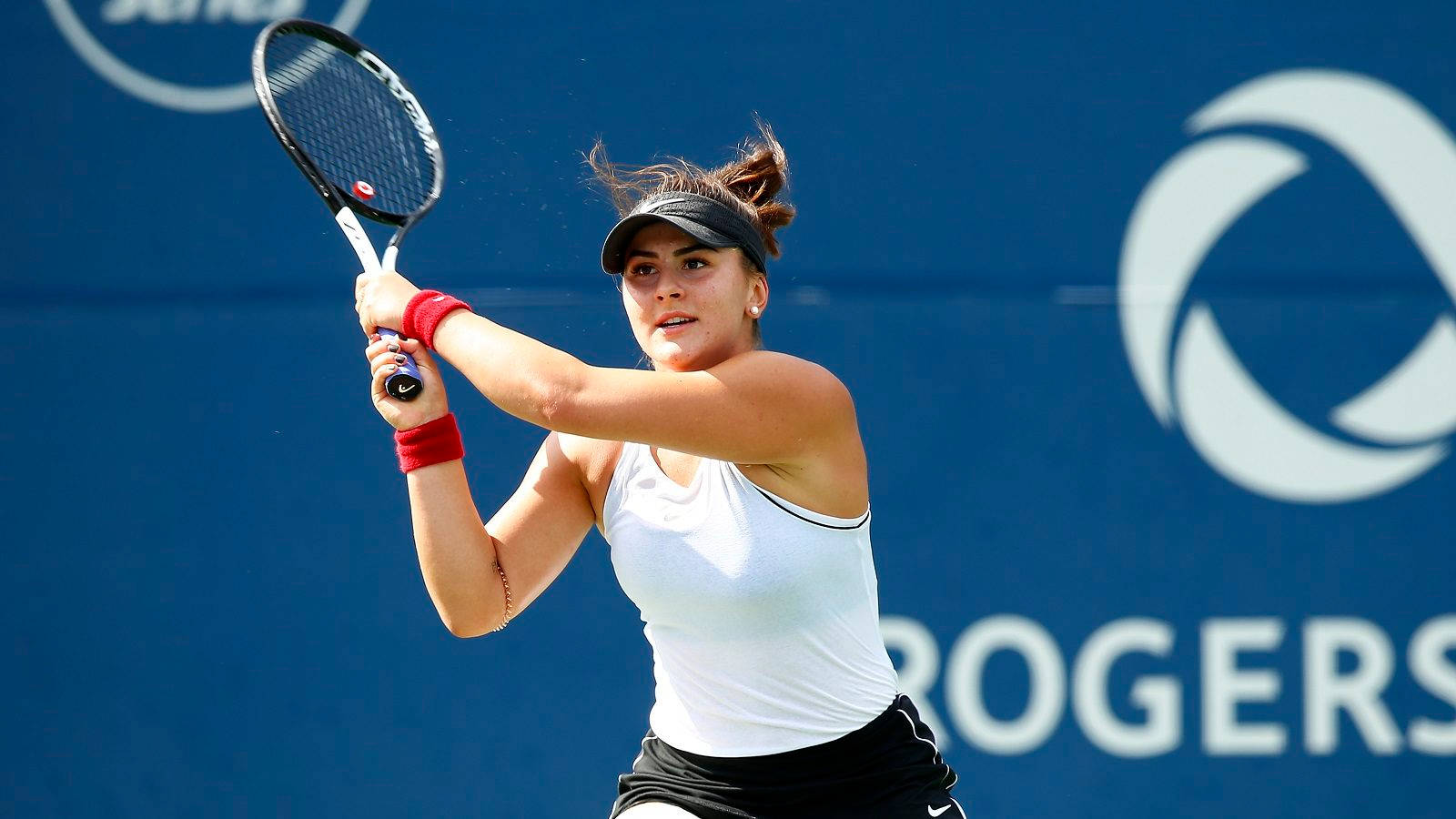 Bianca Andreescu Holding Her Racket Wallpaper