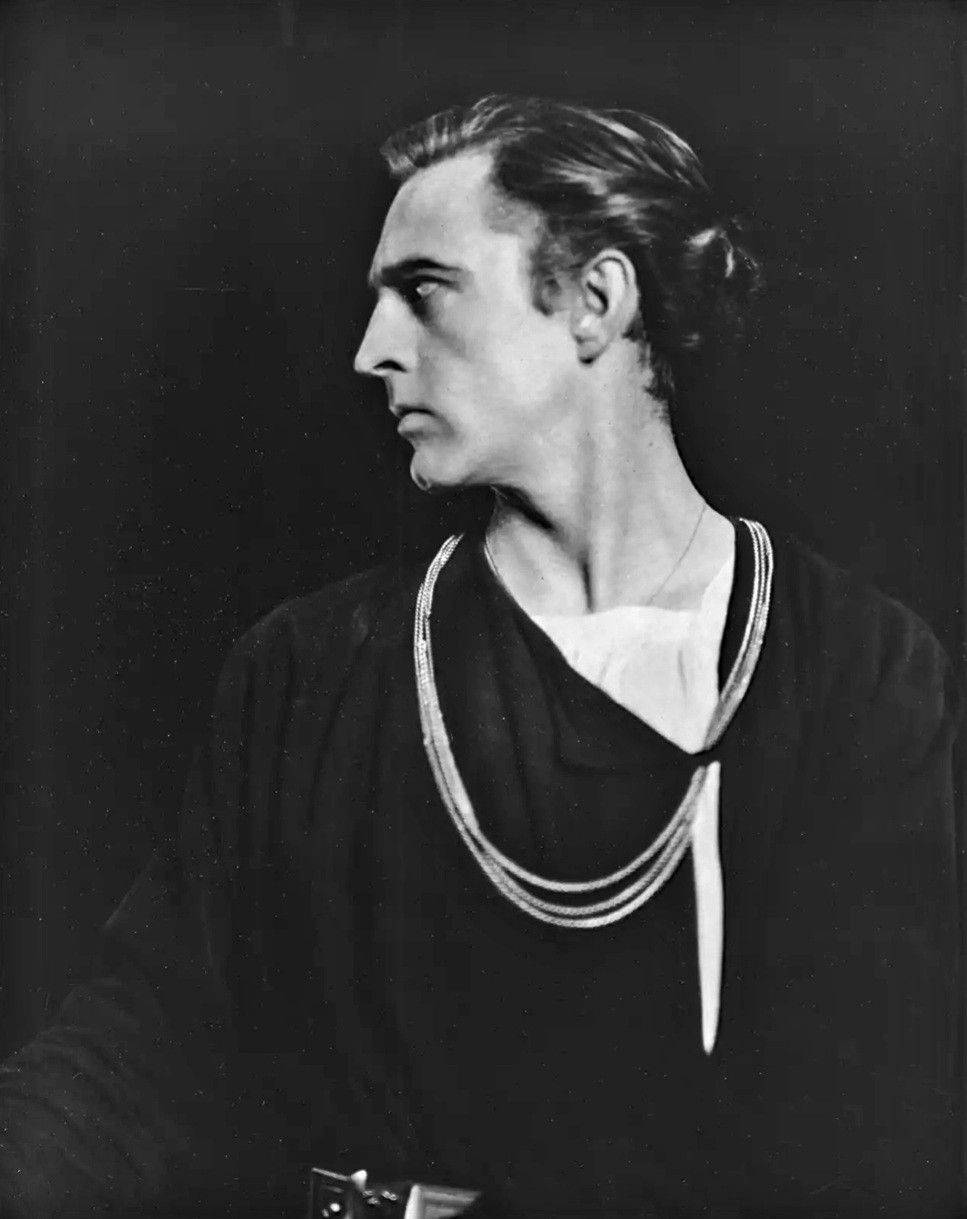 Black Portrait John Barrymore Hamlet Wallpaper