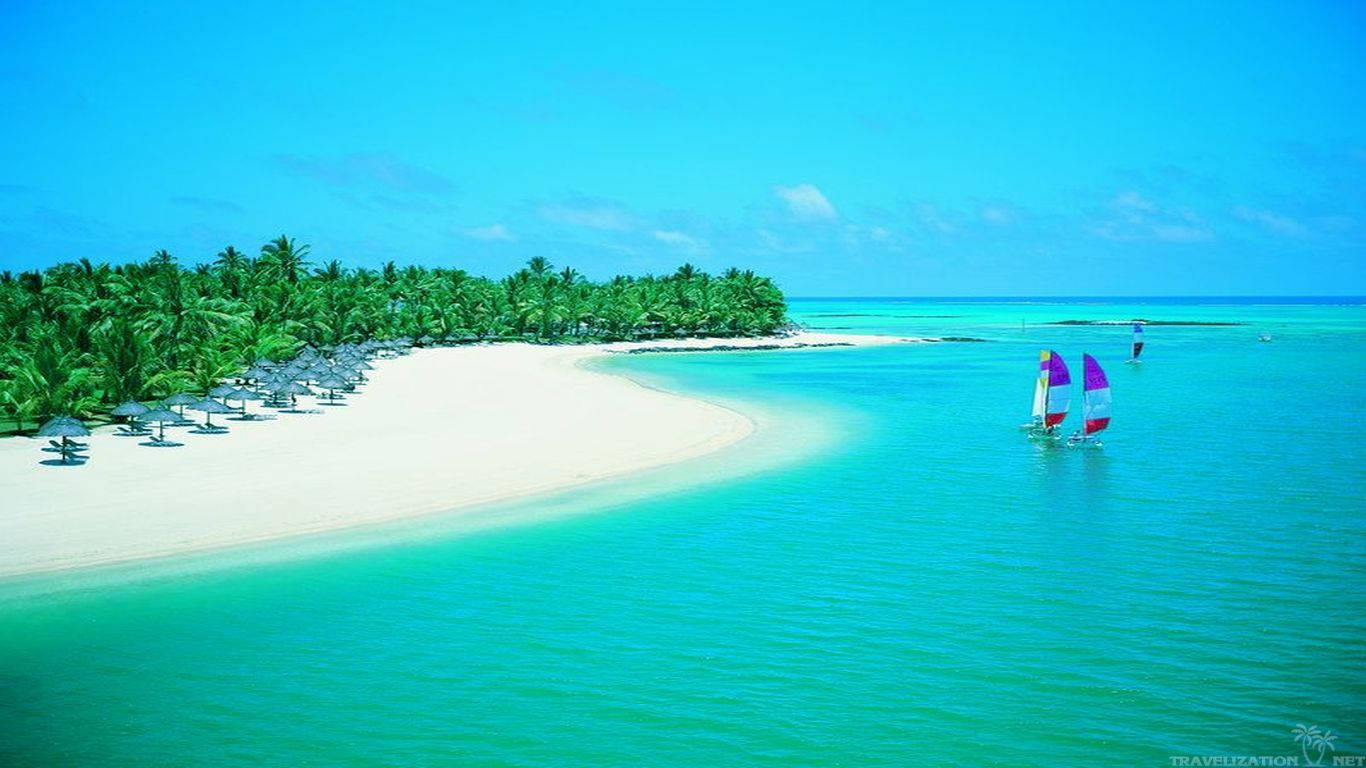 Boat Sailing In Mauritius Ocean Wallpaper