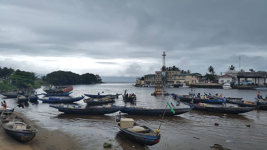 Boats At Wouri The Largest River In Cameroon Wallpaper