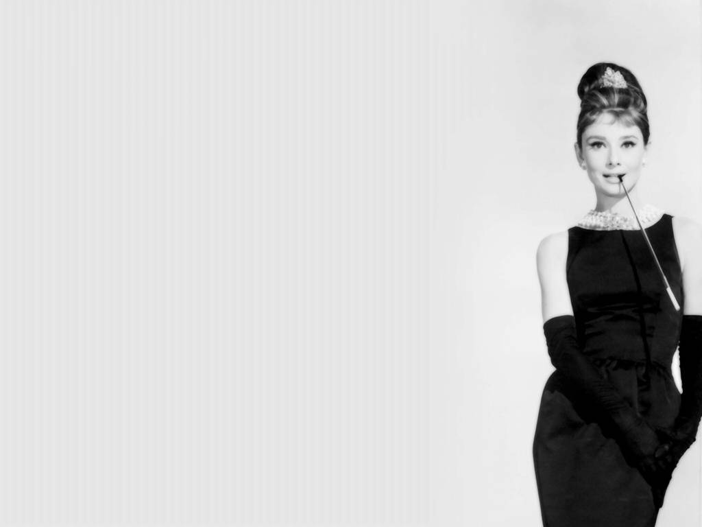 Breakfast At Tiffany's Grayscale Wallpaper