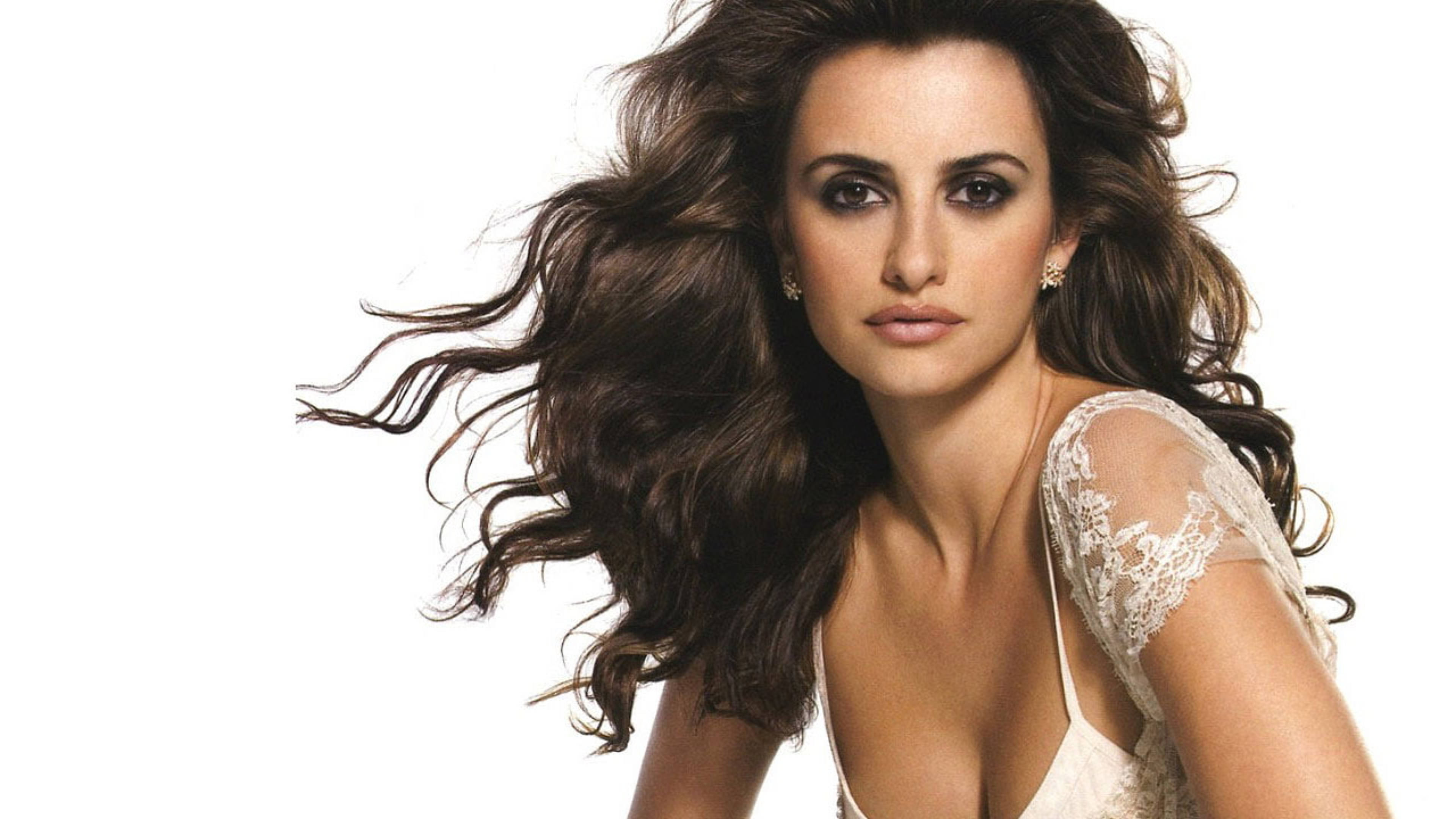 Breezy And Beautiful Penelope Cruz 4k Wallpaper