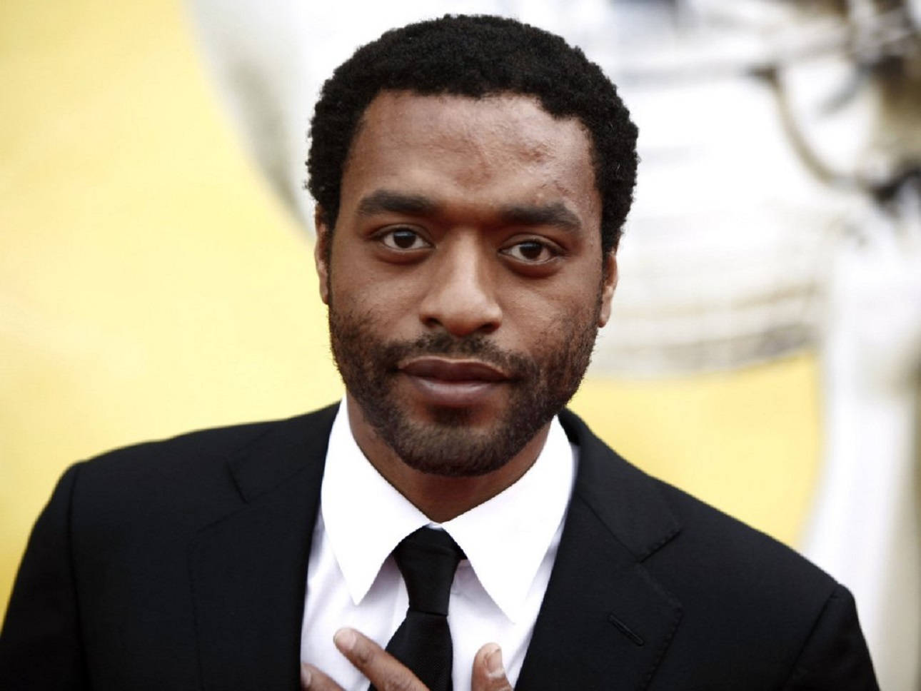 British Actor Chiwetel Ejiofor Wallpaper