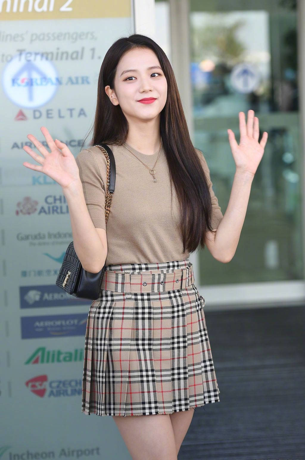 Burberry Skirt On Blackpink Jisoo Wallpaper