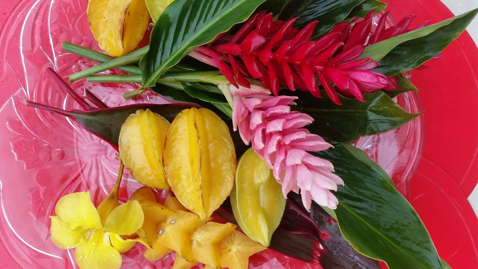 Caption: Fresh Carambola Fruit Beautifully Arranged As A Creative Centerpiece. Wallpaper