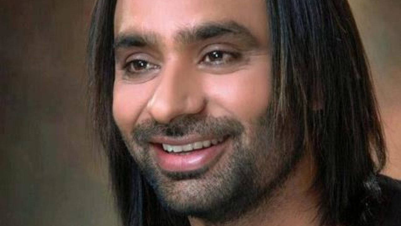 Caption: Indian Music Icon - Babbu Maan Wallpaper