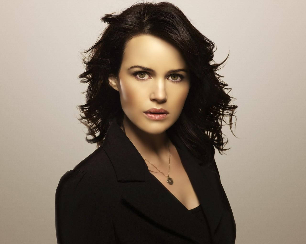 Carla Gugino Gorgeous Eyes Wallpaper