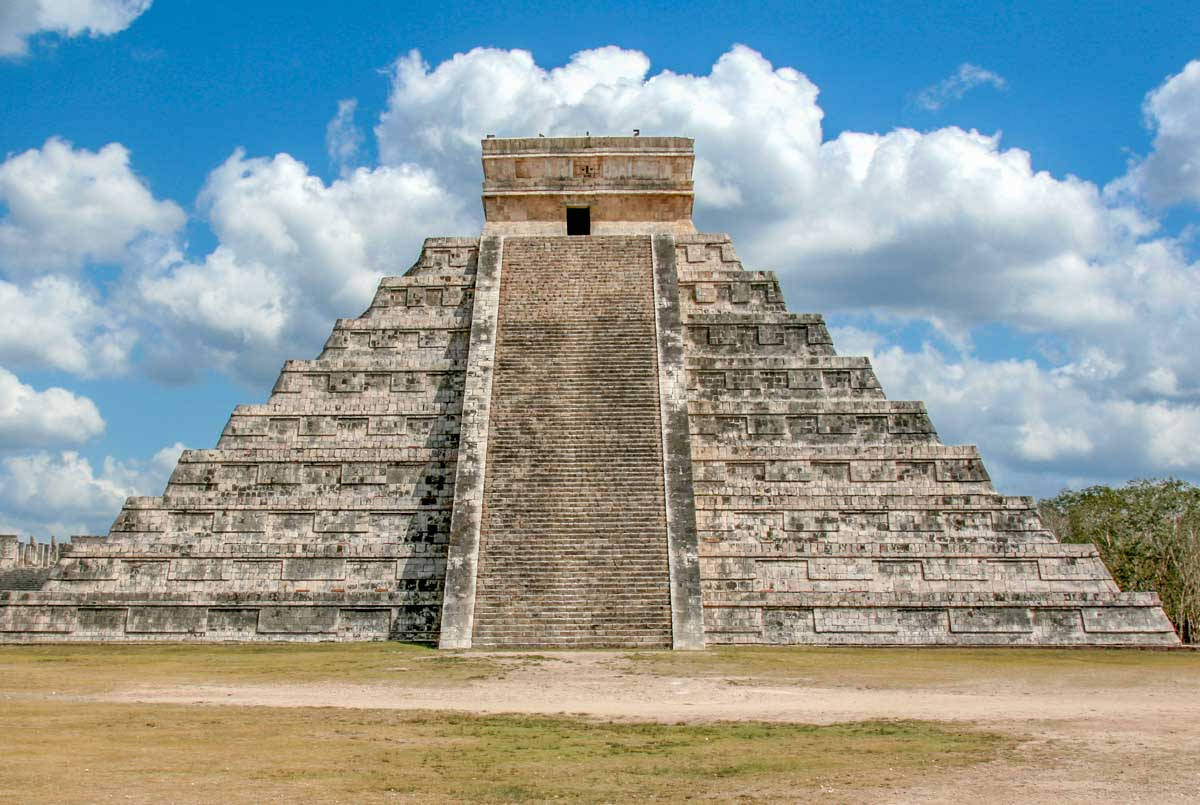 Chichen Itza Aging Structure Wallpaper