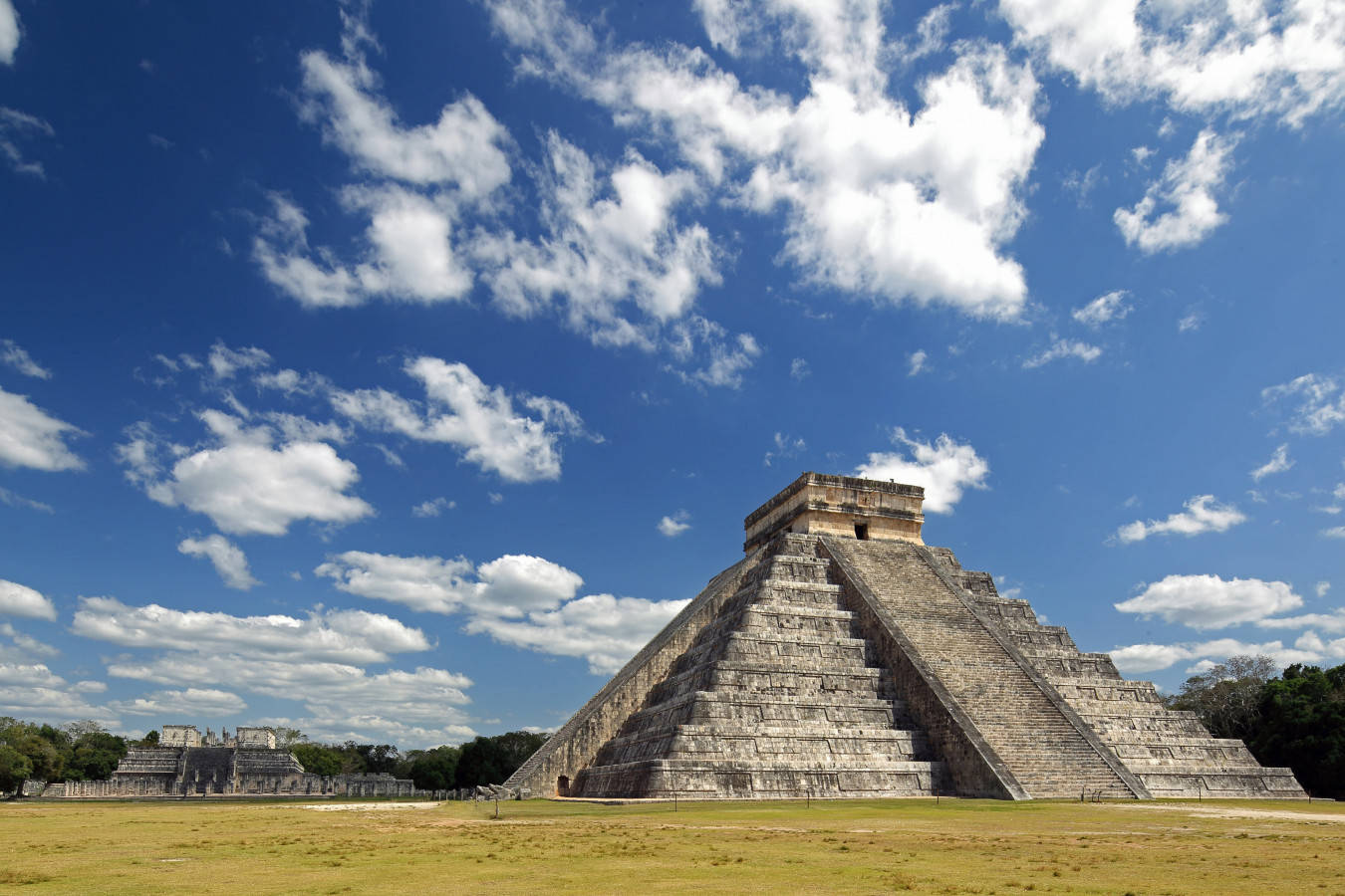 Chichen Itza's Temple Of Kukulkan Wallpaper