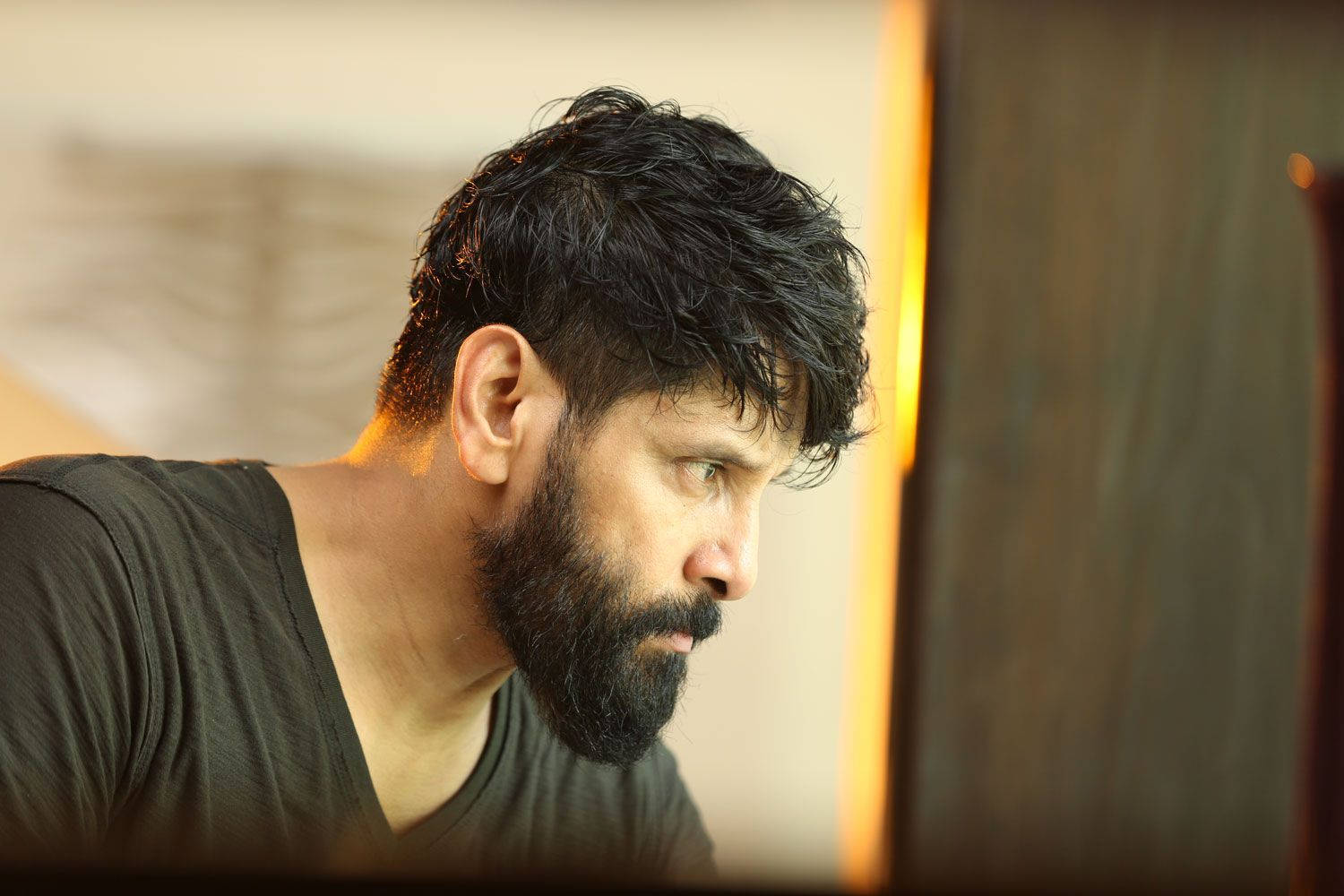 Chiyaan Vikram Side Profile Wallpaper