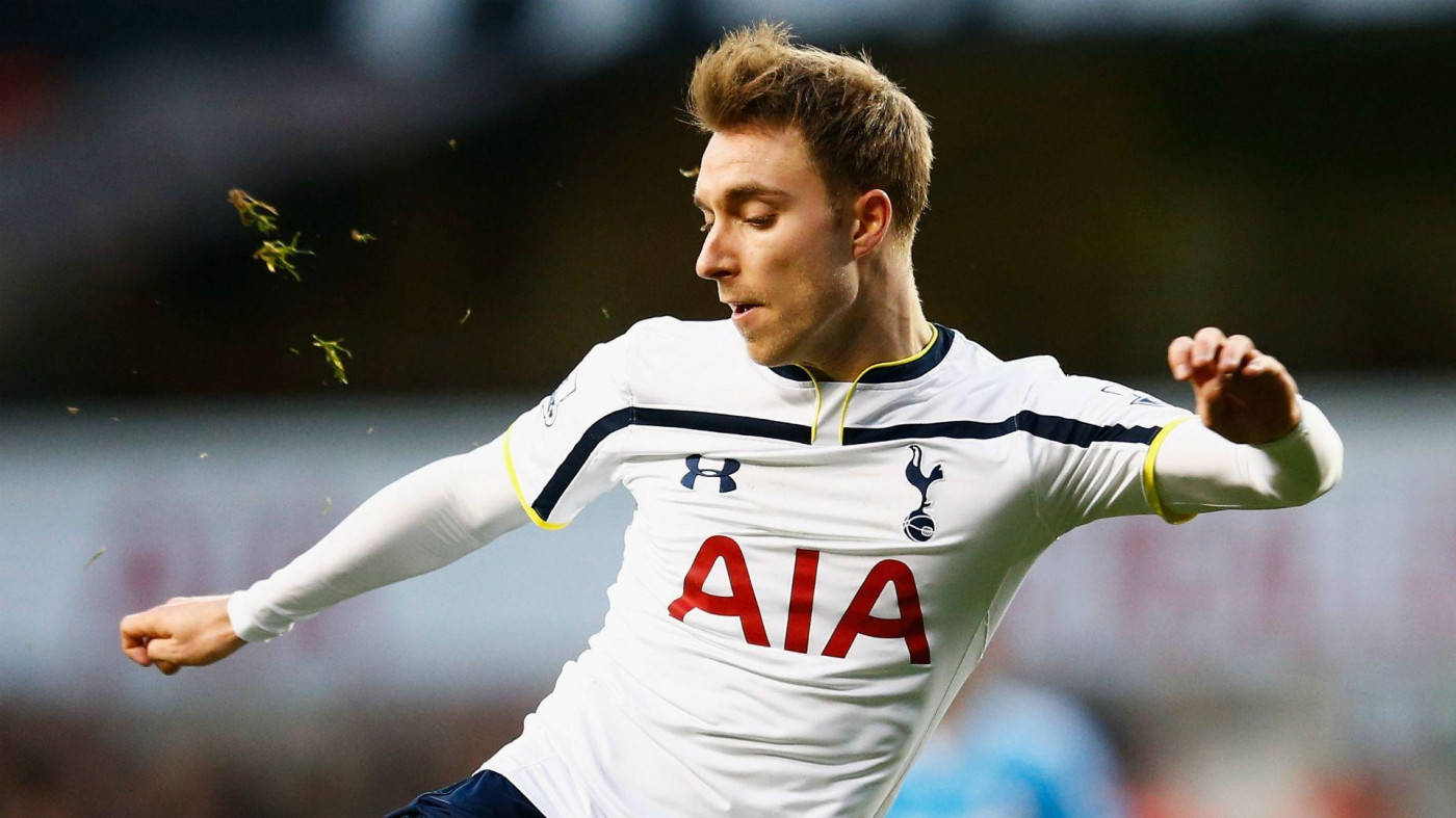 Christian Eriksen Half Body Shot Wallpaper