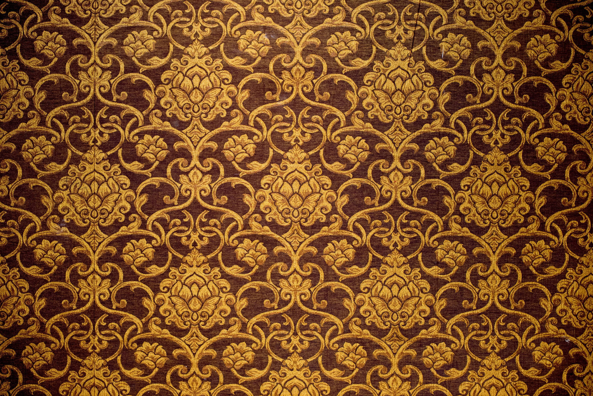 Classic Gold And Bronze Pattern Wallpaper