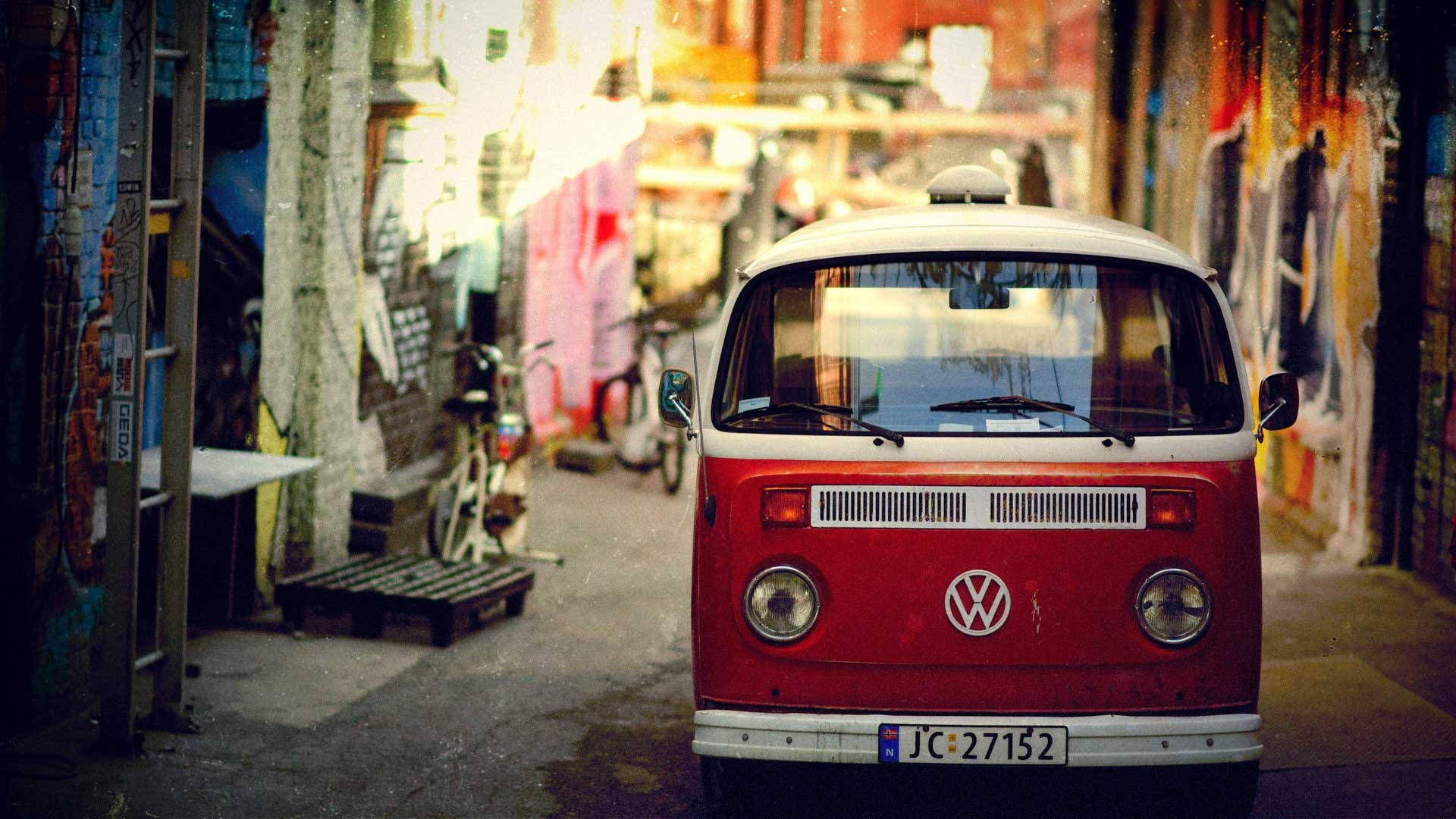 Classic Red Volkswagen Kombi Wallpaper