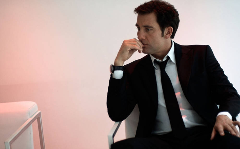 Clive Owen On Pink Wallpaper