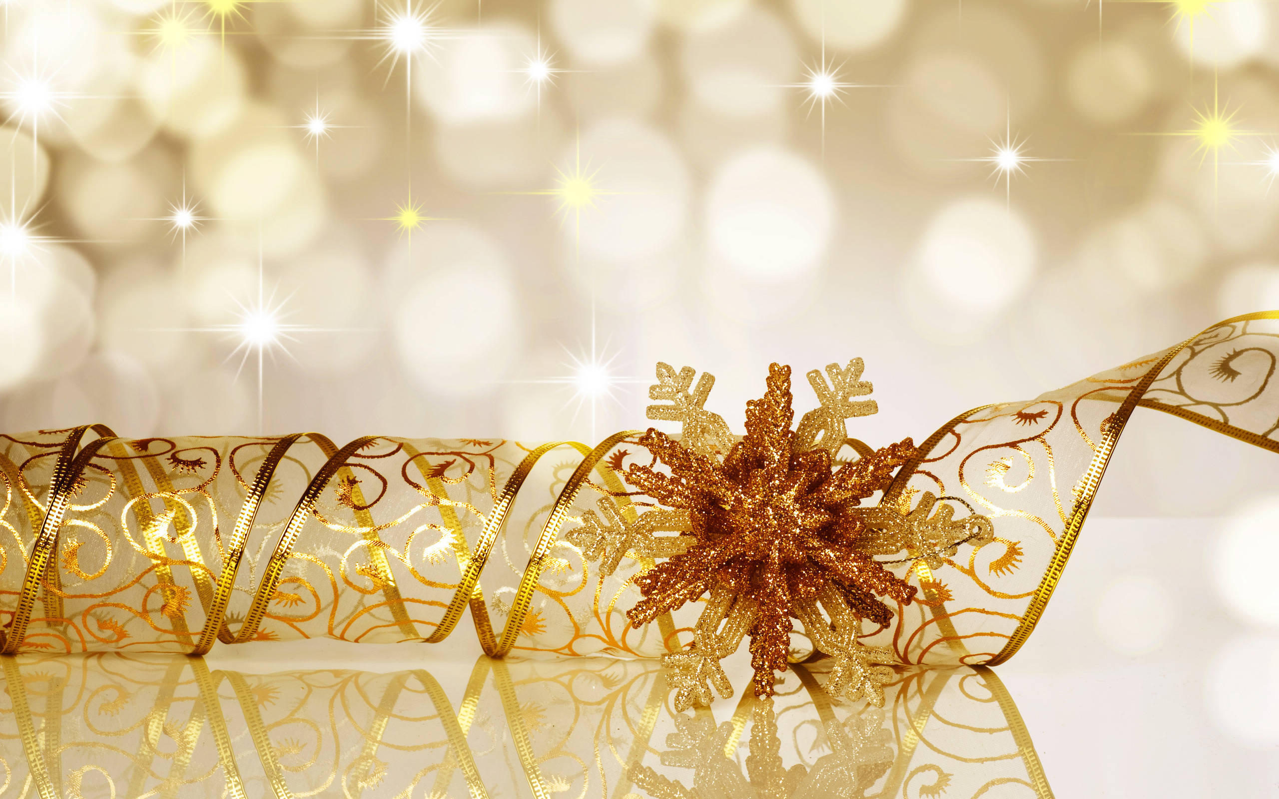 Cool Christmas With Gold Ribbon Desktop Wallpaper