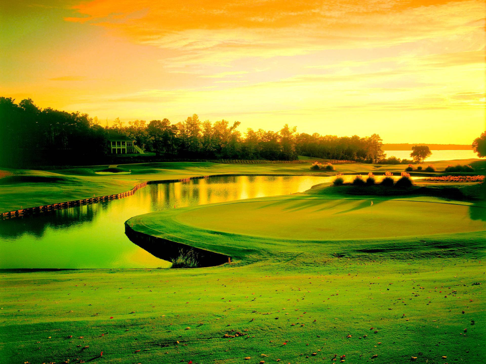 Cool Golf Water Hazard Course In Georgia Wallpaper