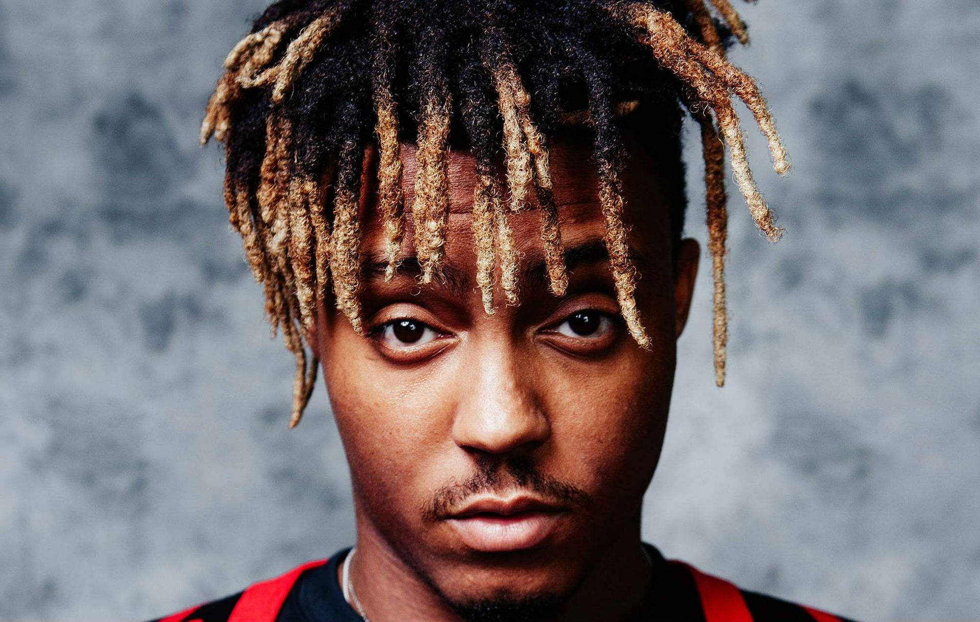 Cool Juice Wrld Close-up White Background Wallpaper