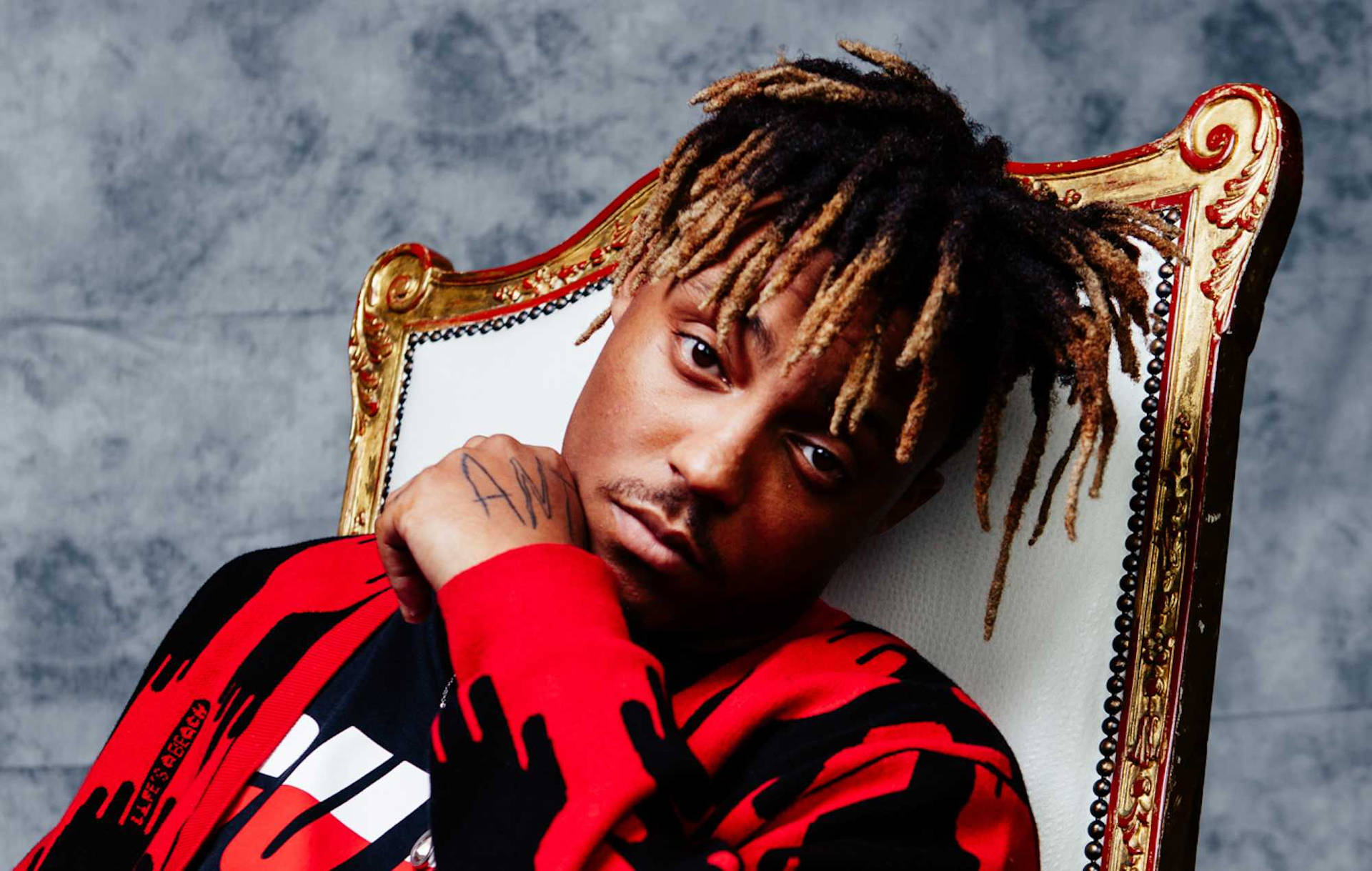 Cool Juice Wrld Sitting Wallpaper