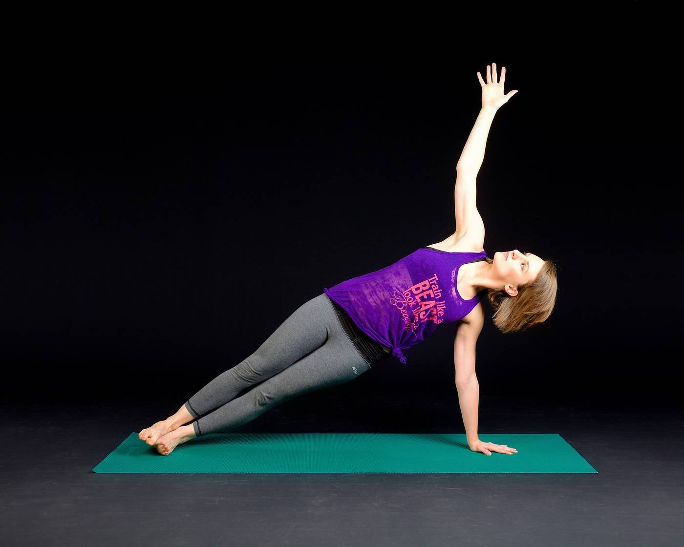 Cool Lady Performing Pilates Wallpaper