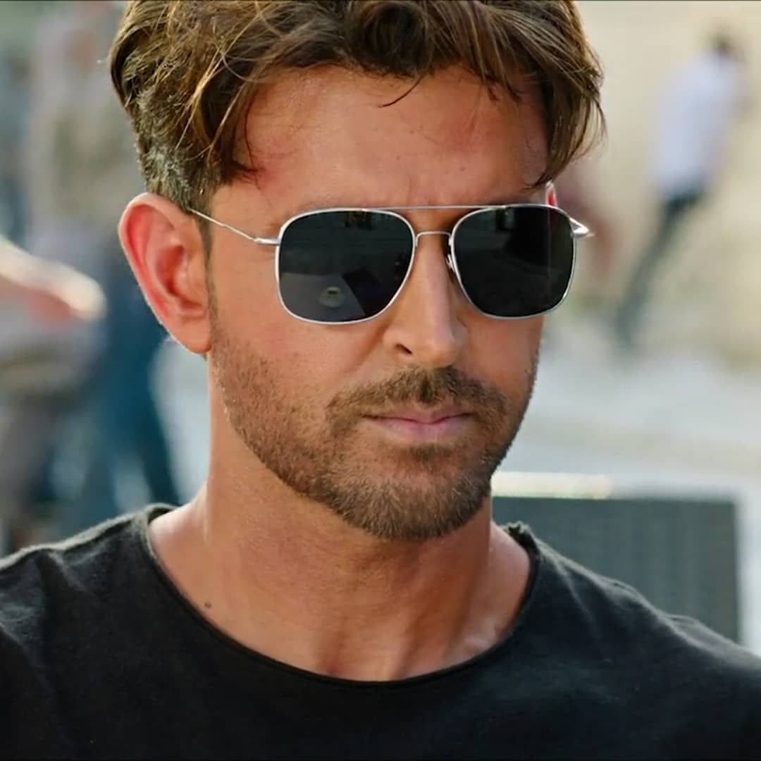 Cool Shades Hrithik Roshan War Wallpaper