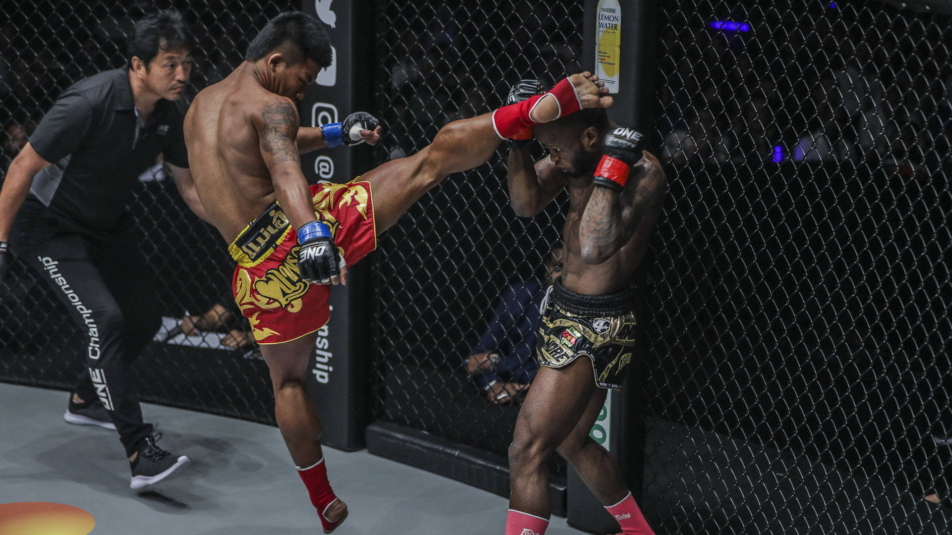 Cornered Muay Thai Match Wallpaper