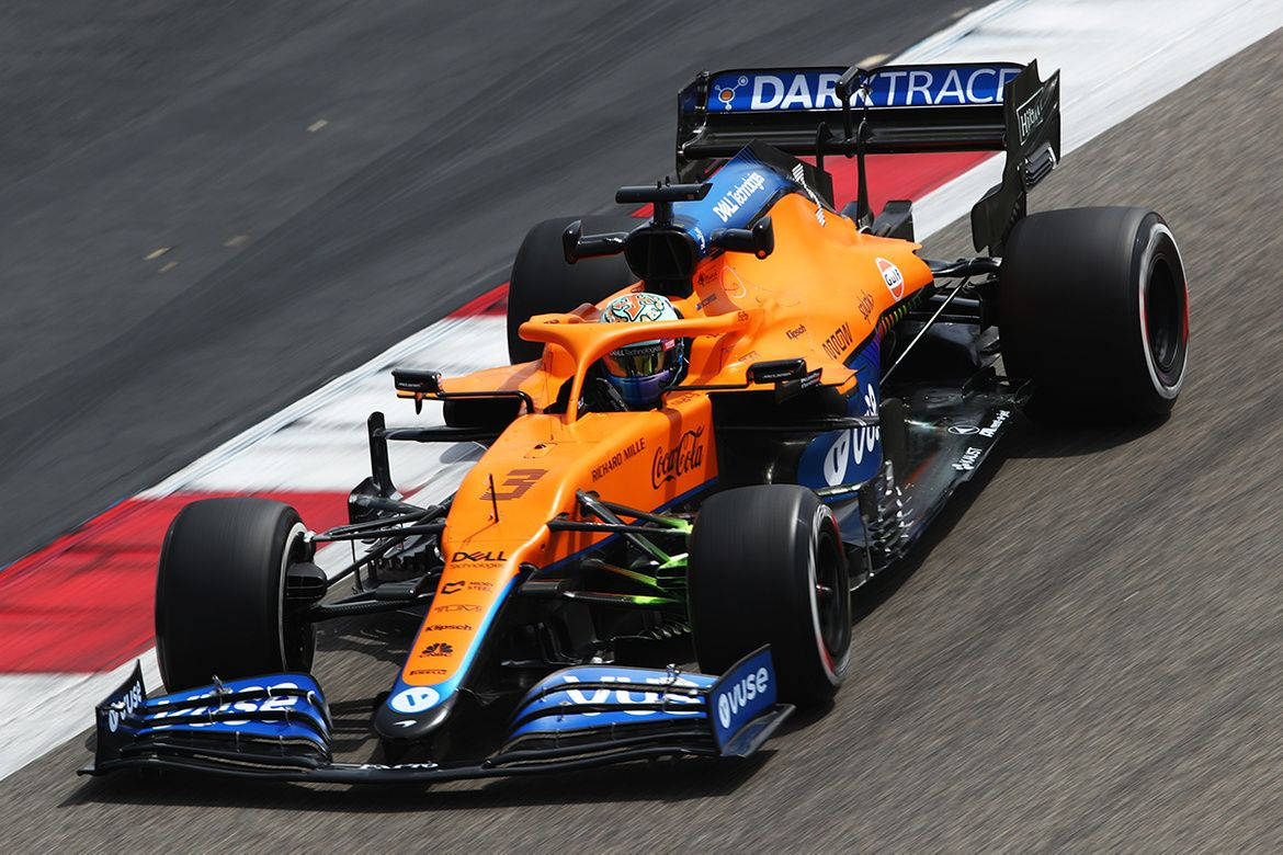 Daniel Ricciardo Meticulously Driving Near The Curbs Wallpaper