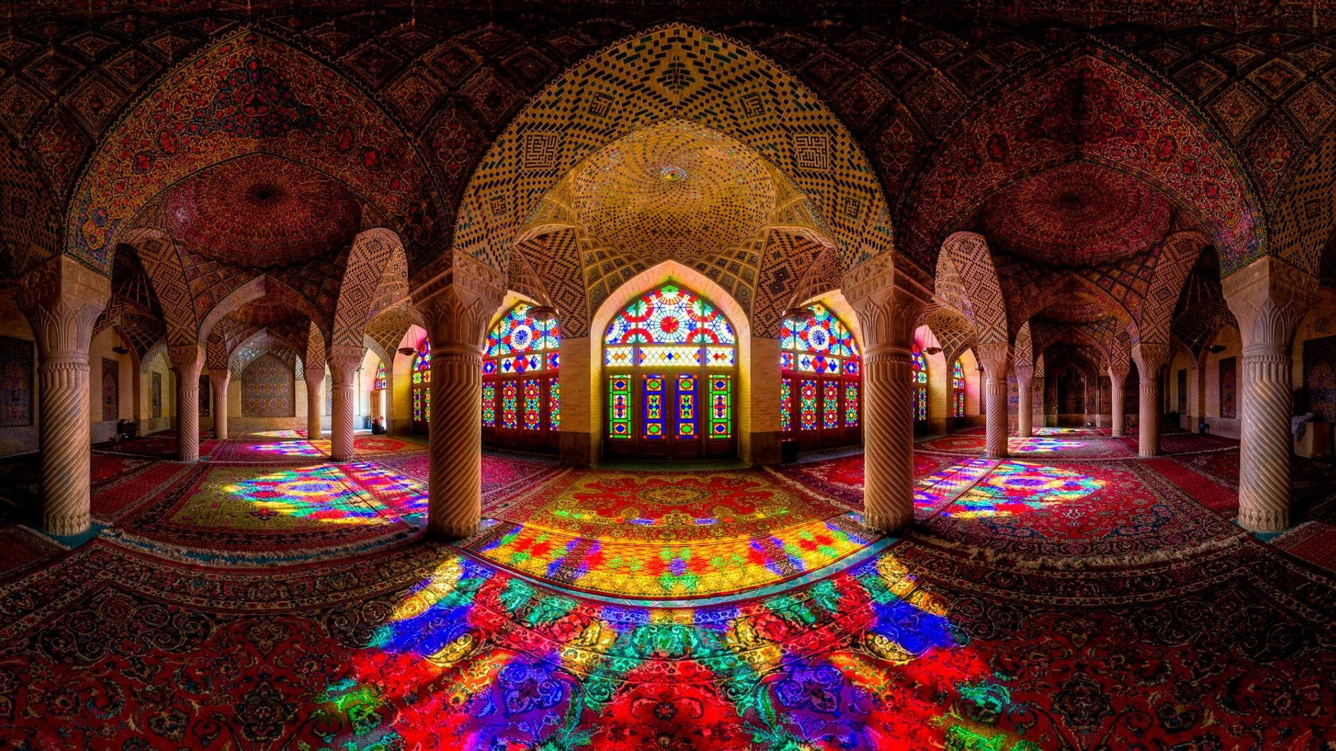 Dazzling Display Of Spiritual Artistry In A Beautiful Mosque Wallpaper