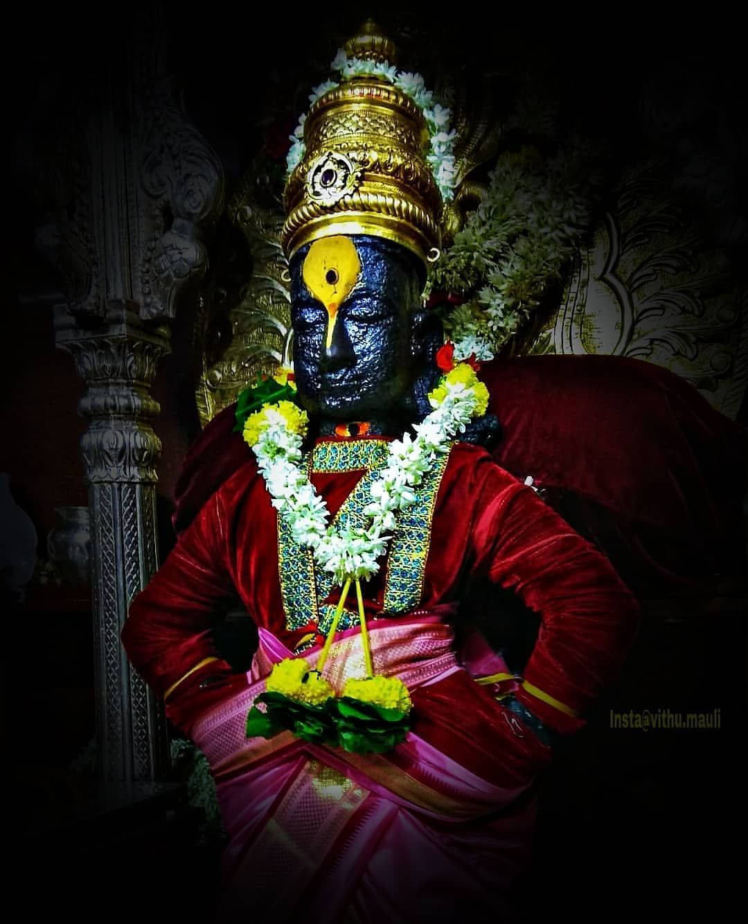 Divine Presence - Lord Pandurang With Vignette Effect. Wallpaper