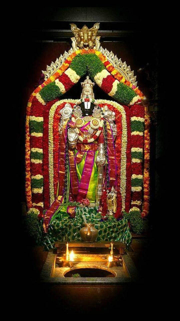 Divine Presence: The Grandeur Image Of Lord Venkateswara Wallpaper