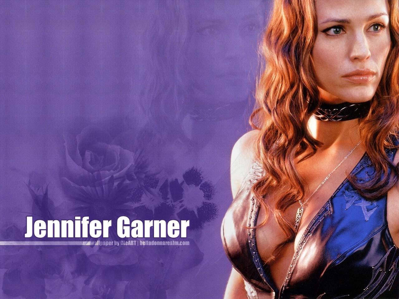 Elegance And Charm - Jennifer Garner Wallpaper