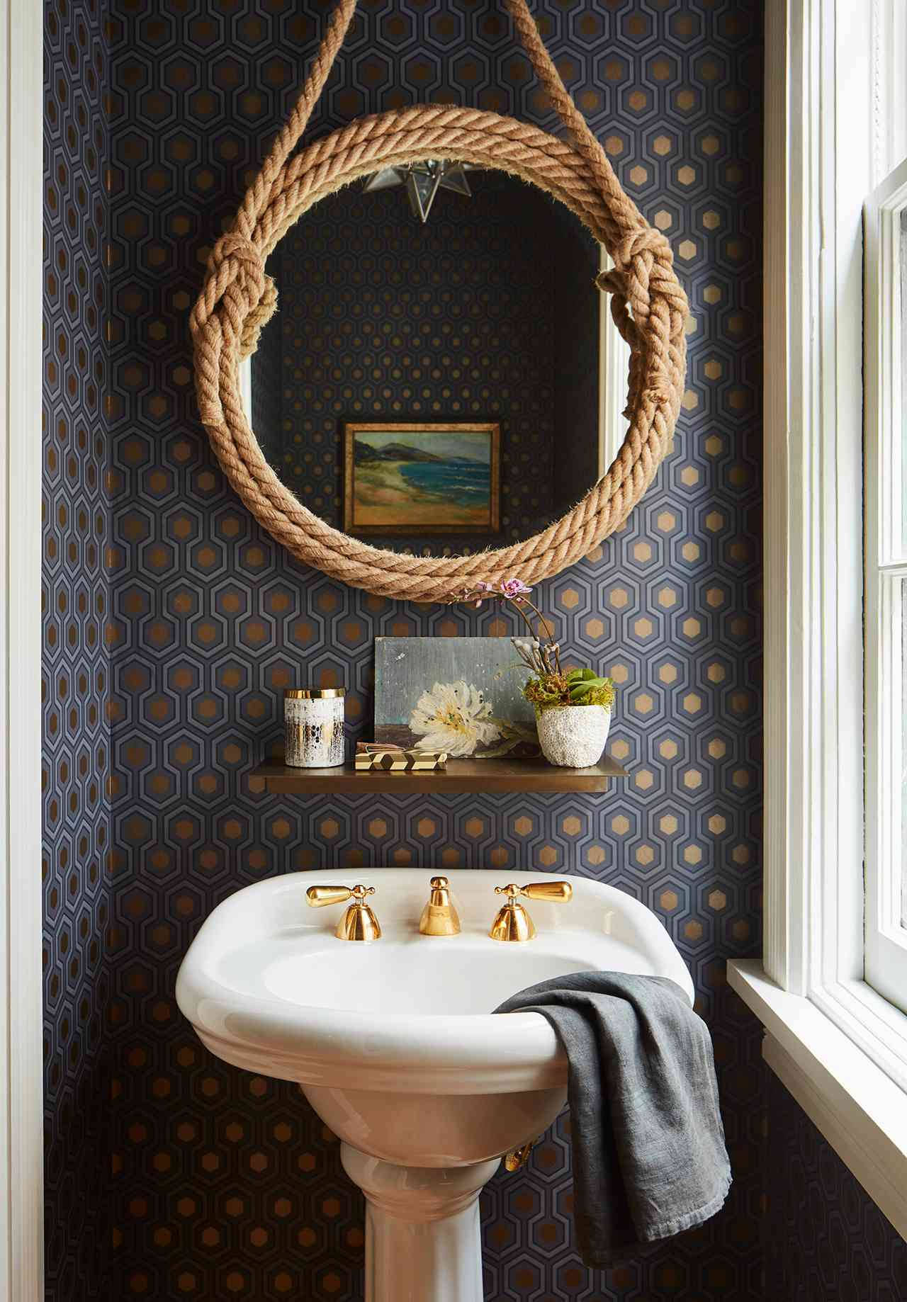 Elegant Bathroom With Rope Frame Round Mirror Wallpaper