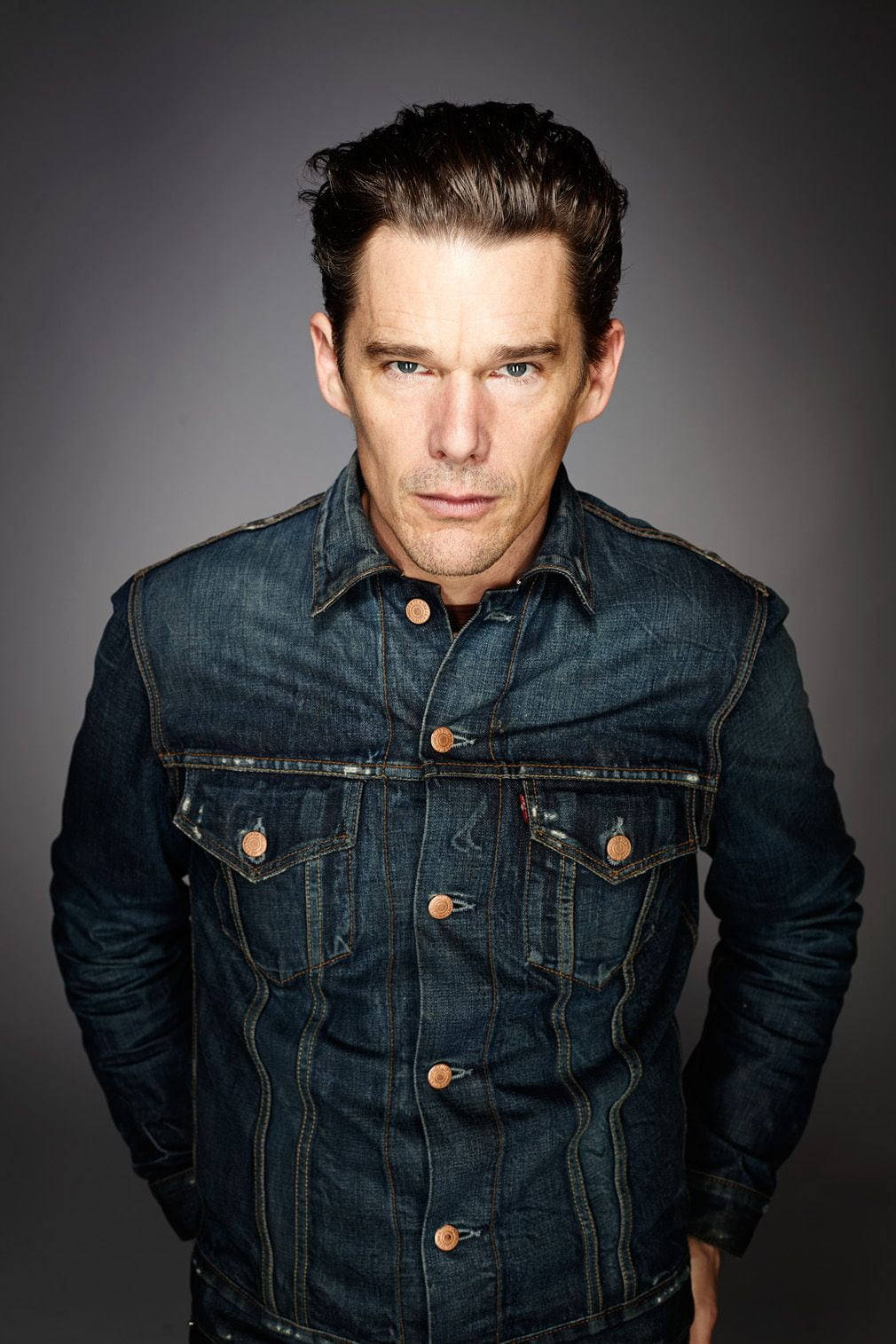 Ethan Hawke Celebrity Studio Photoshoot Wallpaper