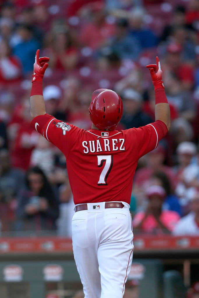 Eugenio Suarez Pointing Upwards Wallpaper