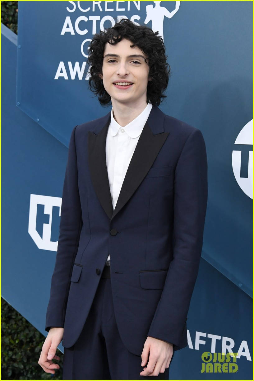 Finn Wolfhard Sag Red Carpet Wallpaper