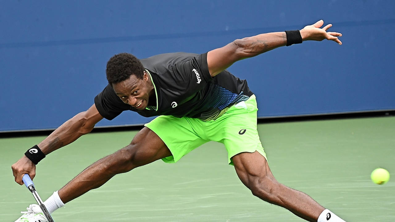 Gael Monfils In Wide Stance Wallpaper