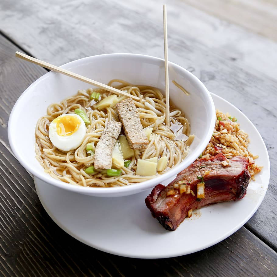 Hakata Ramen With Ribs On Side Wallpaper